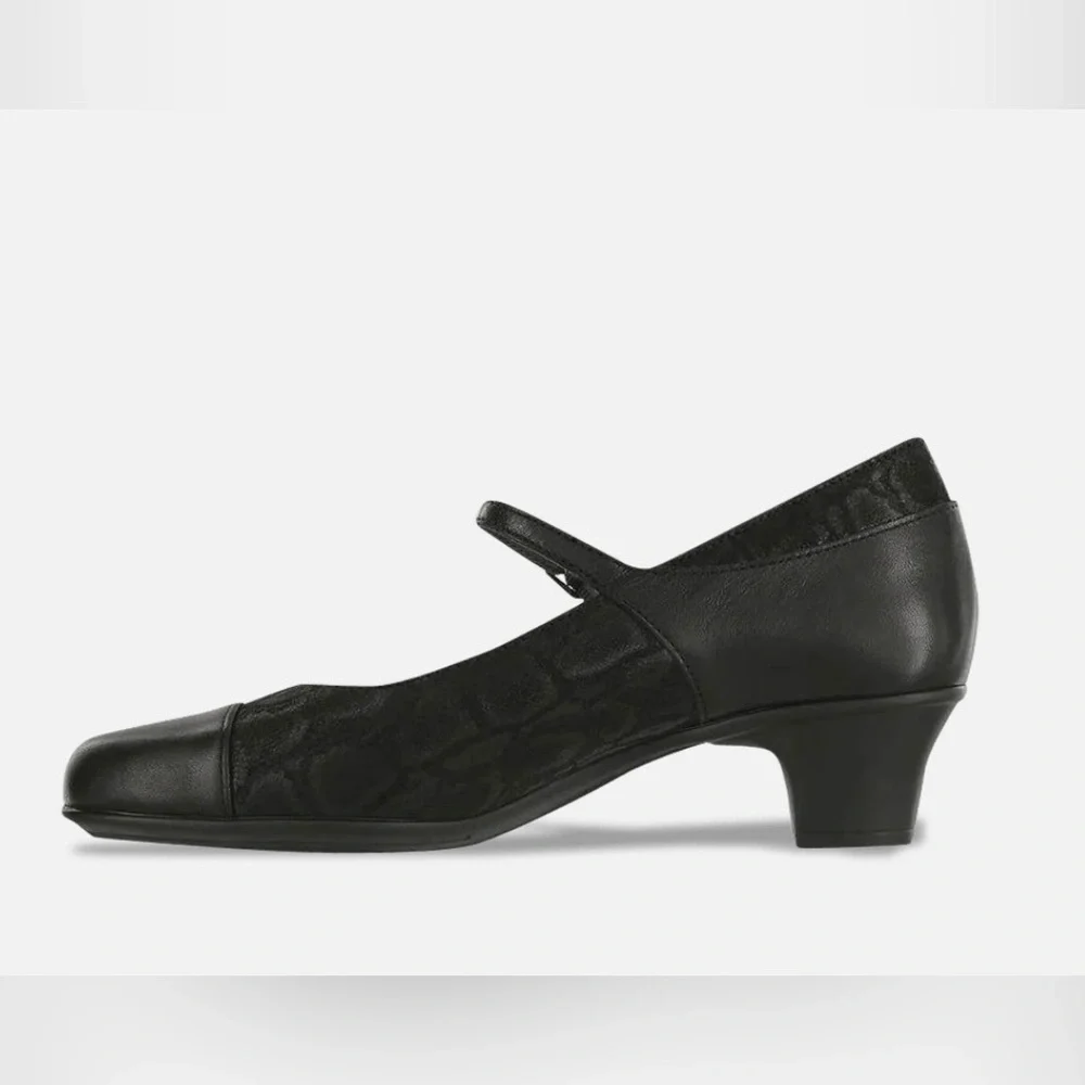 SAS Isabel leather pumps